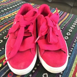 Women’s pumas suede